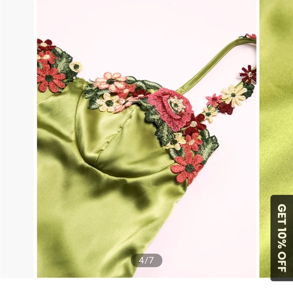 Cute girl pop like green floral minidress - Picture 4 of 4